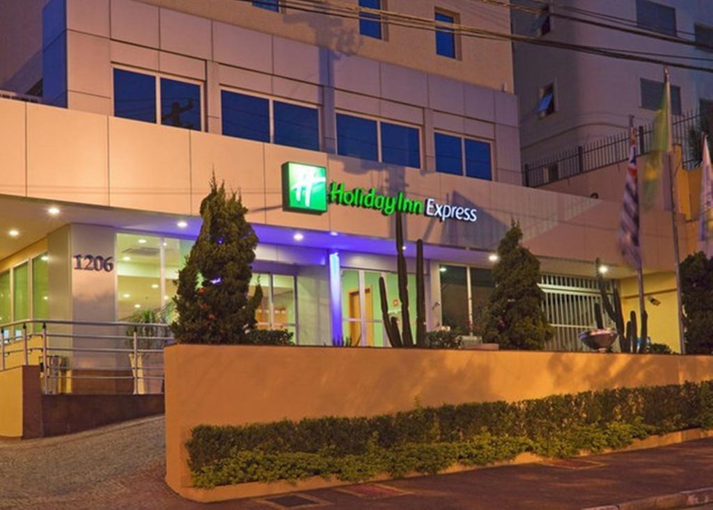 Holiday Inn Express Avenida Sumare Sao Paulo Exterior photo