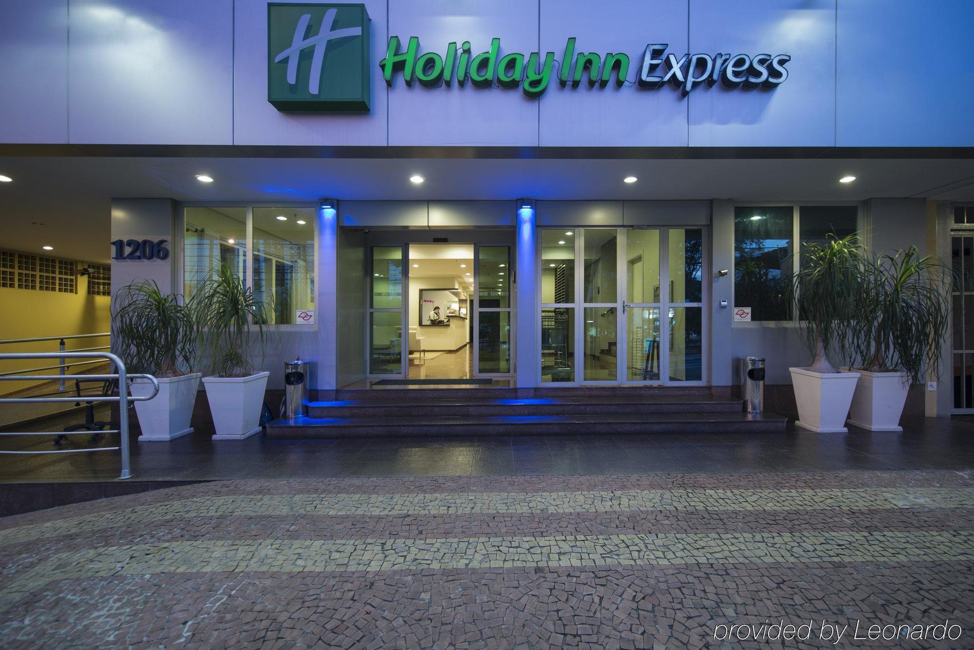 Holiday Inn Express Avenida Sumare Sao Paulo Exterior photo