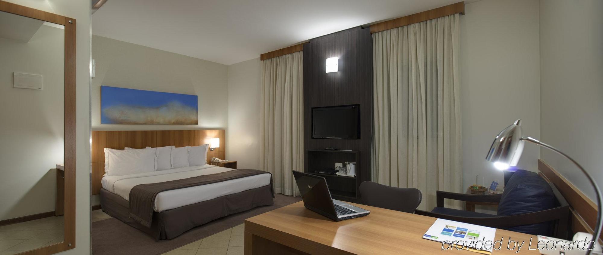 Holiday Inn Express Avenida Sumare Sao Paulo Exterior photo