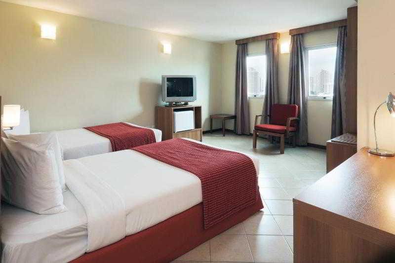 Holiday Inn Express Avenida Sumare Sao Paulo Room photo