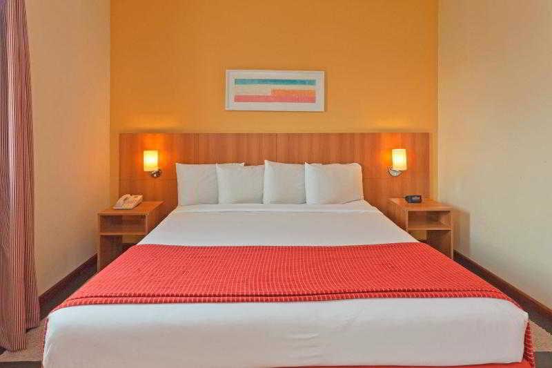 Holiday Inn Express Avenida Sumare Sao Paulo Room photo